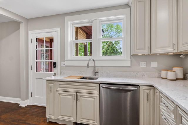 1913 Regent Street, Madison, WI 53726