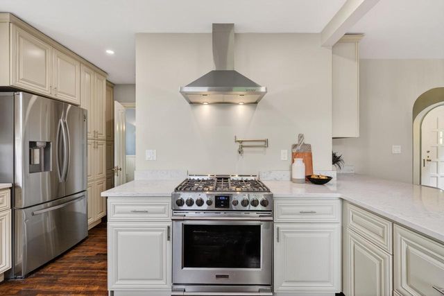 1913 Regent Street, Madison, WI 53726