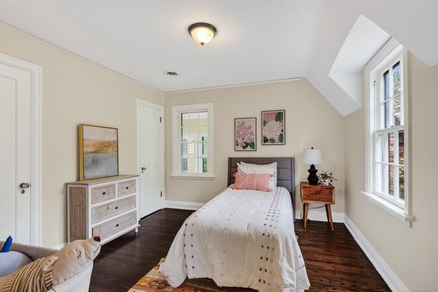 1913 Regent Street, Madison, WI 53726