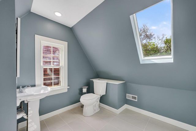 1913 Regent Street, Madison, WI 53726