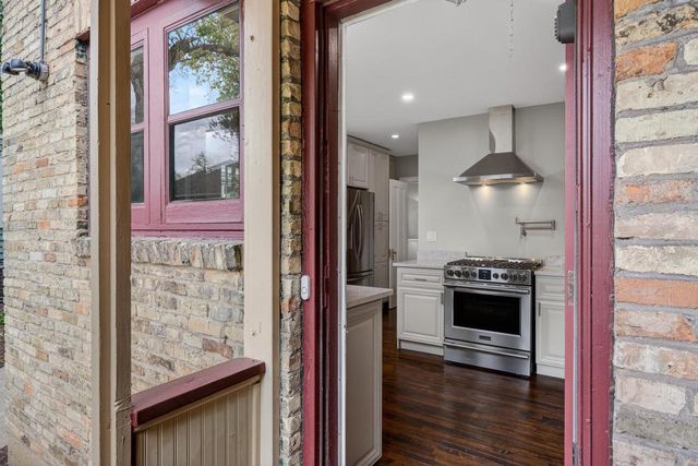 1913 Regent Street, Madison, WI 53726