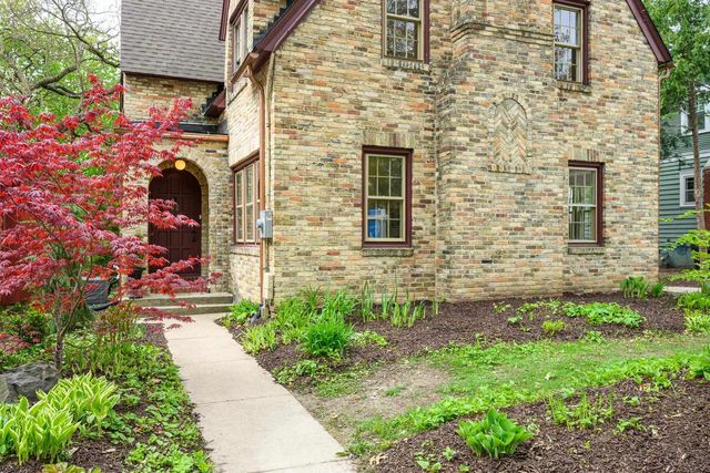 1913 Regent Street, Madison, WI 53726