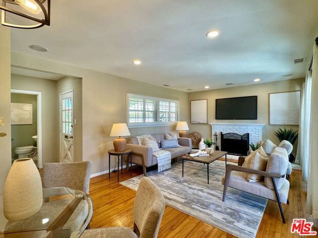 3012 Knoxville Avenue, Long Beach, CA 90808