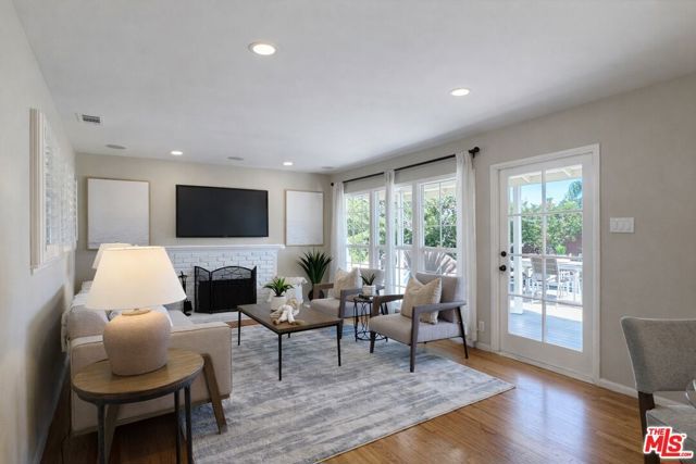 3012 Knoxville Avenue, Long Beach, CA 90808