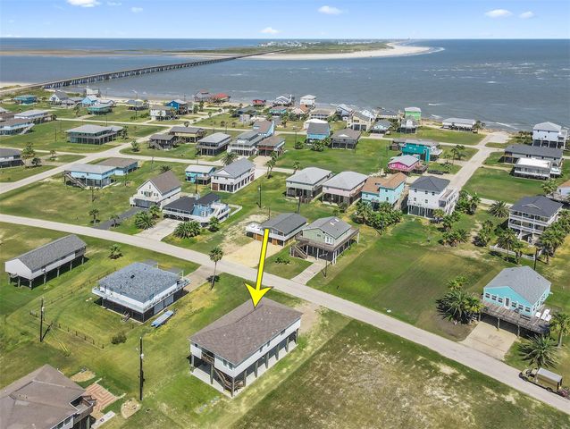 13031 Coronado Dr, Freeport, TX 77541