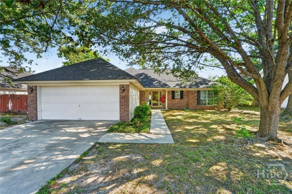 Image 2 of property listing at 126 Teal Lake Drive, Richmond Hill, GA 31324