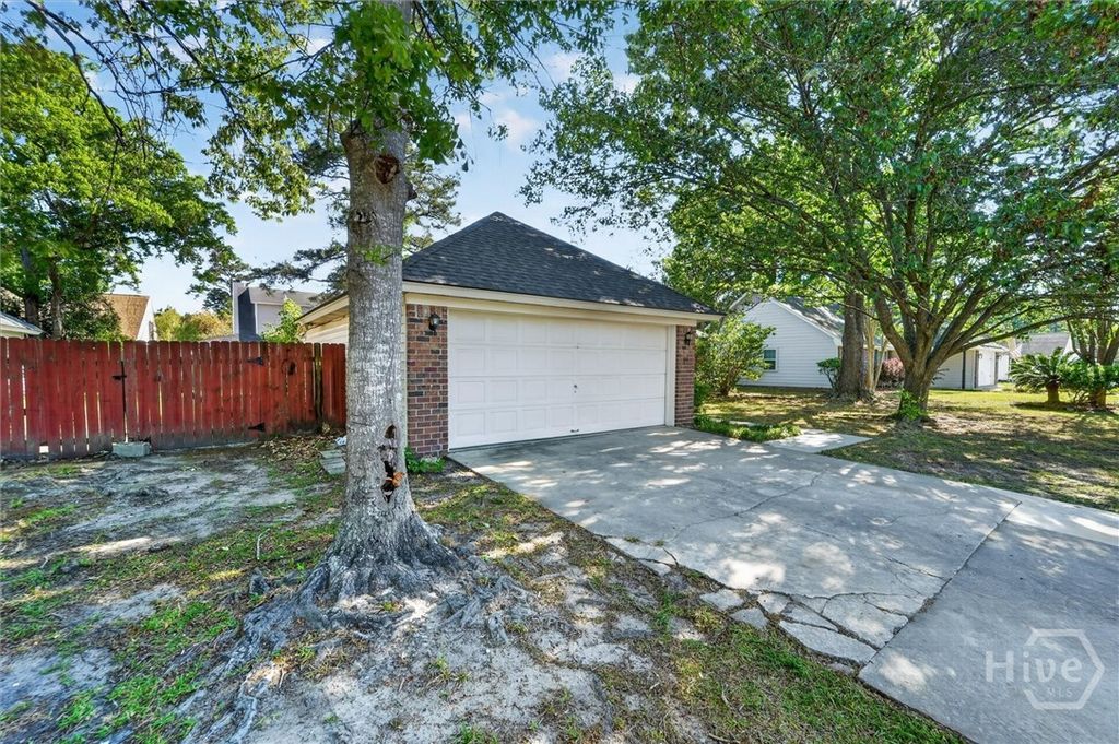 Image 4 of property listing at 126 Teal Lake Drive, Richmond Hill, GA 31324