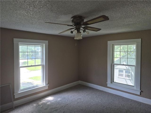 509 S Shaw Street, Richmond, MO 64085