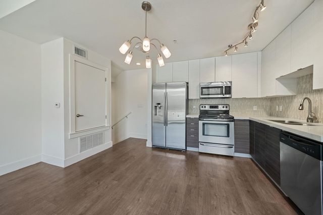 604 N Bluff DR 214, Austin, TX 78745