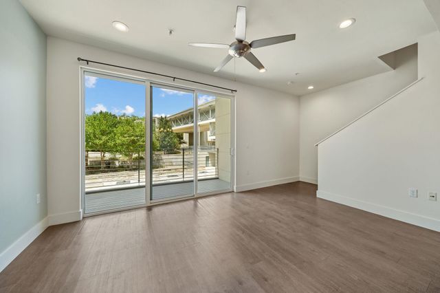 604 N Bluff DR 214, Austin, TX 78745