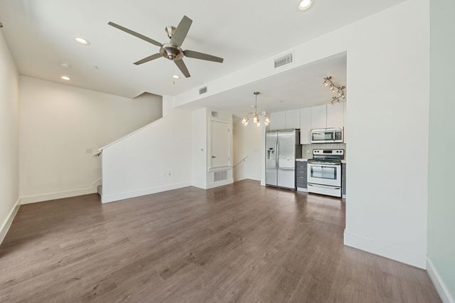604 N Bluff DR 214, Austin, TX 78745