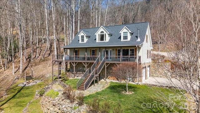1045 Upward Way, Waynesville, NC 28785