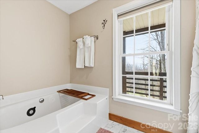 1045 Upward Way, Waynesville, NC 28785