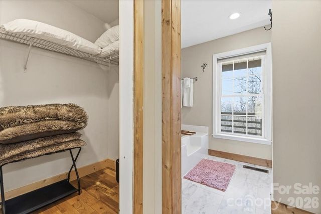 1045 Upward Way, Waynesville, NC 28785