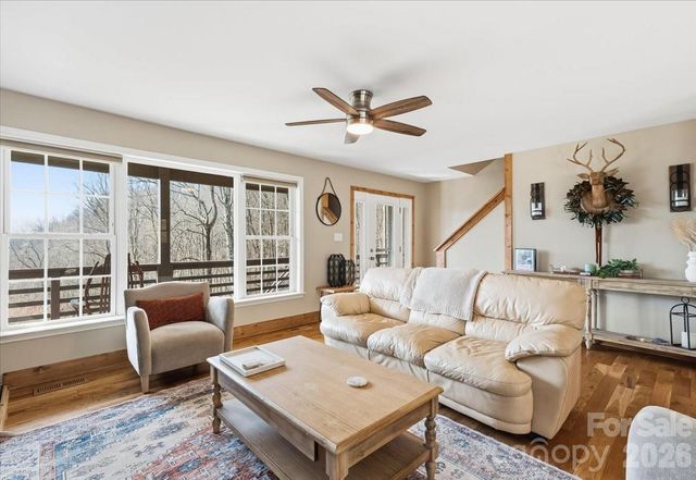 1045 Upward Way, Waynesville, NC 28785