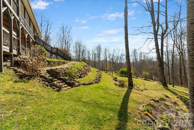 1045 Upward Way, Waynesville, NC 28785