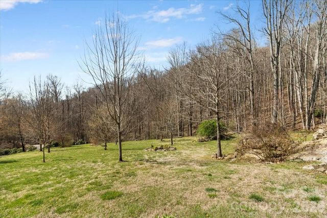 1045 Upward Way, Waynesville, NC 28785