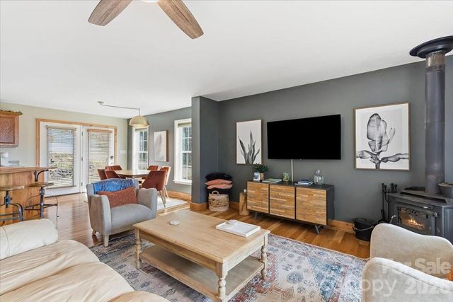 1045 Upward Way, Waynesville, NC 28785