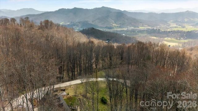 1045 Upward Way, Waynesville, NC 28785
