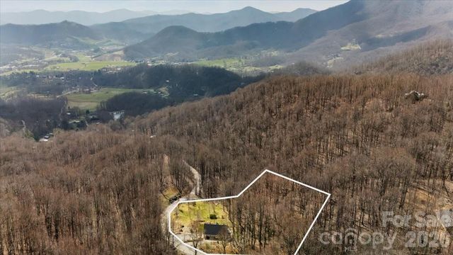 1045 Upward Way, Waynesville, NC 28785