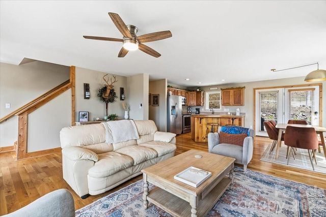 1045 Upward Way, Waynesville, NC 28785