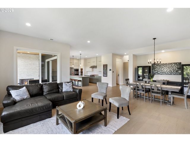 15673 Nw GOODERHAM St, Portland, OR 97229