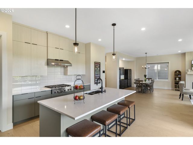 15673 Nw GOODERHAM St, Portland, OR 97229