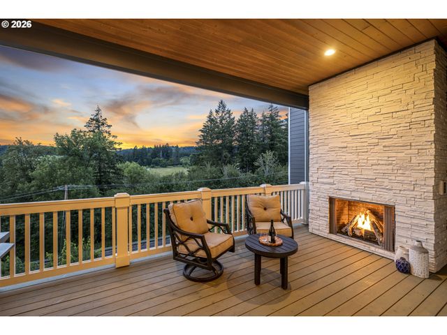 15673 Nw GOODERHAM St, Portland, OR 97229