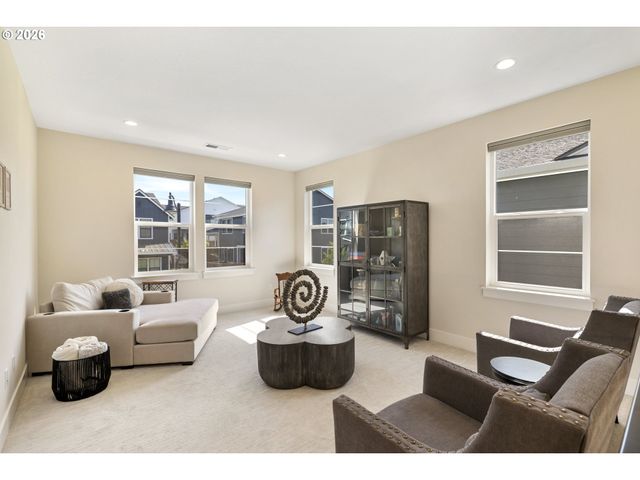 15673 Nw GOODERHAM St, Portland, OR 97229