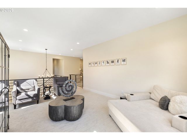 15673 Nw GOODERHAM St, Portland, OR 97229
