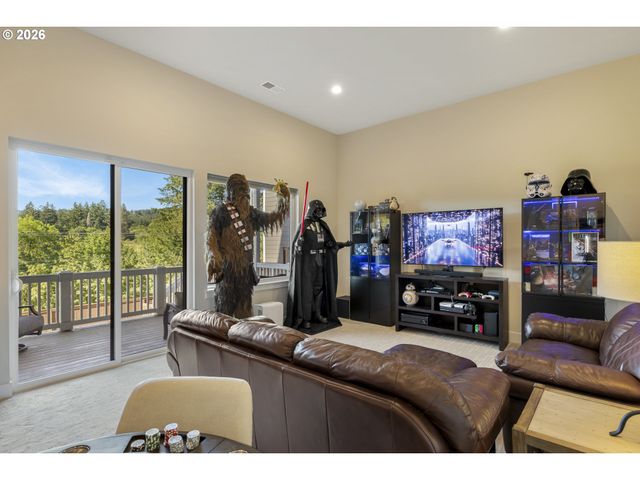 15673 Nw GOODERHAM St, Portland, OR 97229