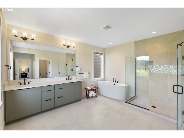 15673 Nw GOODERHAM St, Portland, OR 97229