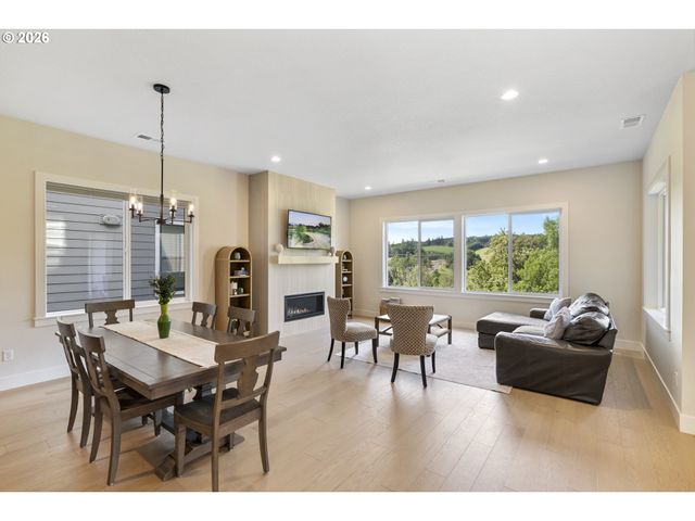 15673 Nw GOODERHAM St, Portland, OR 97229
