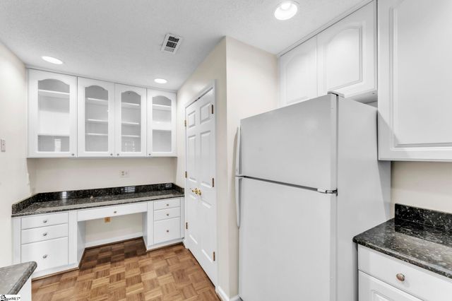 925 Cleveland Street # 240, Greenville, SC 29601