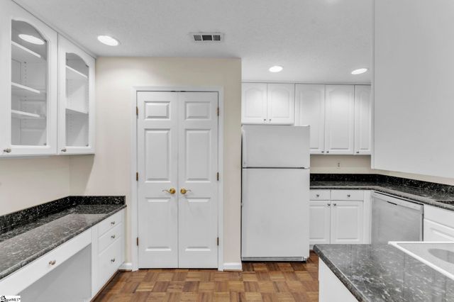 925 Cleveland Street # 240, Greenville, SC 29601