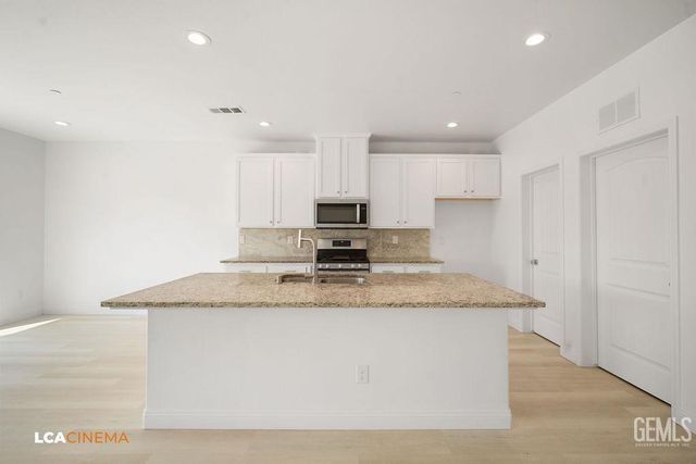 8321 Kowa Street, Bakersfield, CA 93314