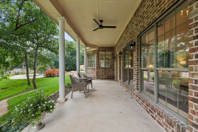 549 Round Hollow Lane, Southlake, TX 76092
