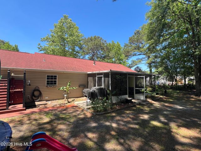 106 Marcil Lane, Hampstead, NC 28443