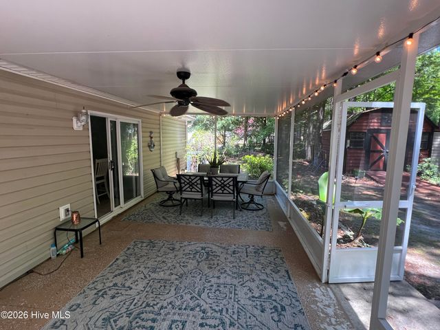 106 Marcil Lane, Hampstead, NC 28443
