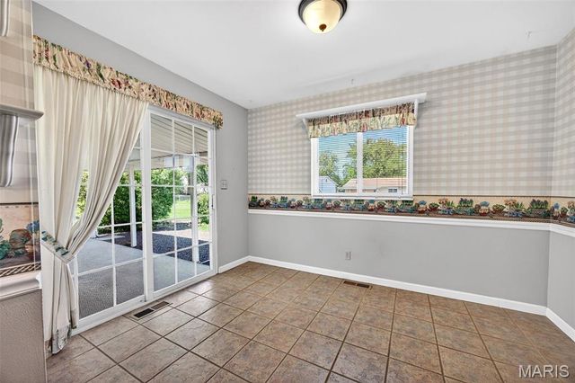 37 Oxbow Road, St Peters, MO 63376