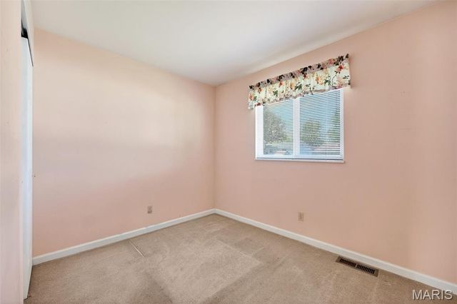 37 Oxbow Road, St Peters, MO 63376
