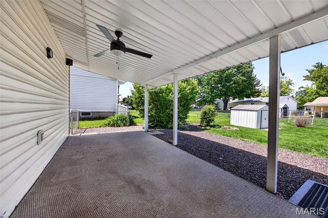 37 Oxbow Road, St Peters, MO 63376