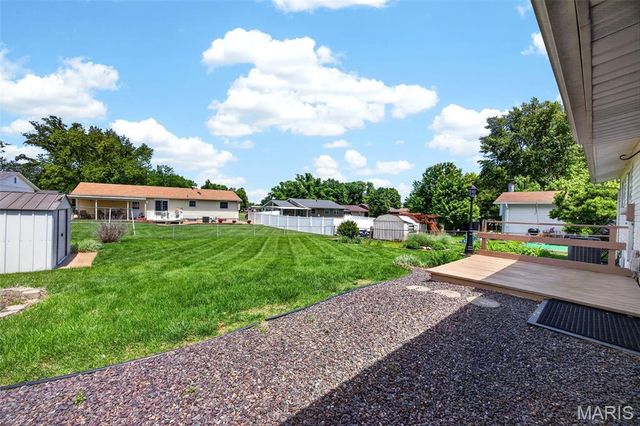 37 Oxbow Road, St Peters, MO 63376