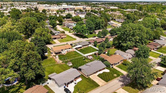 37 Oxbow Road, St Peters, MO 63376