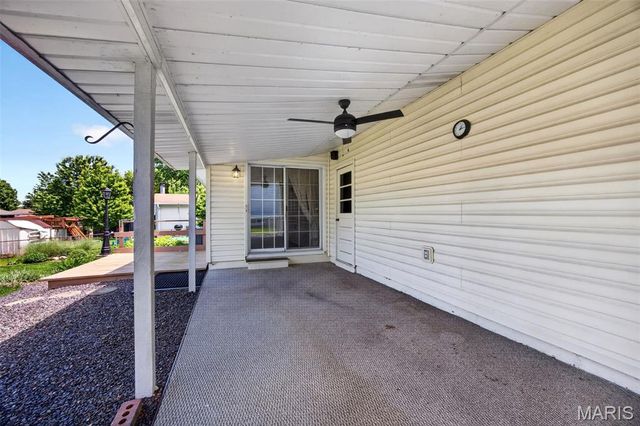 37 Oxbow Road, St Peters, MO 63376
