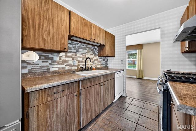 37 Oxbow Road, St Peters, MO 63376