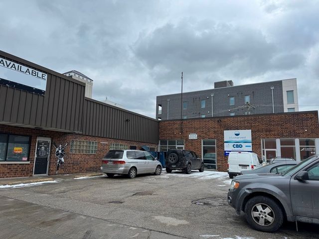 2023 W FULLERTON Street, Chicago, IL 60647