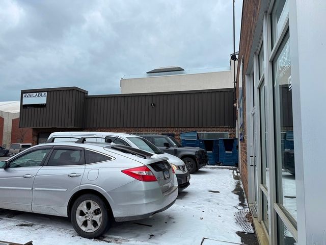 2023 W FULLERTON Street, Chicago, IL 60647