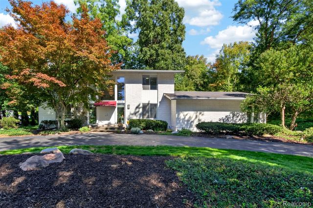 28256 Harwich Drive, Farmington Hills, MI 48334