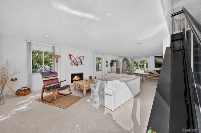 28256 Harwich Drive, Farmington Hills, MI 48334